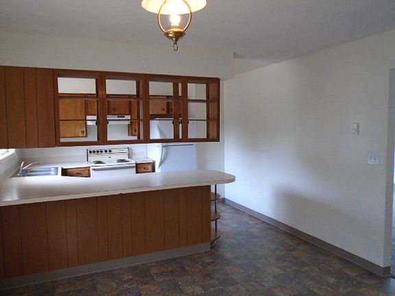 2nd image of 423 Indian Hills Dr