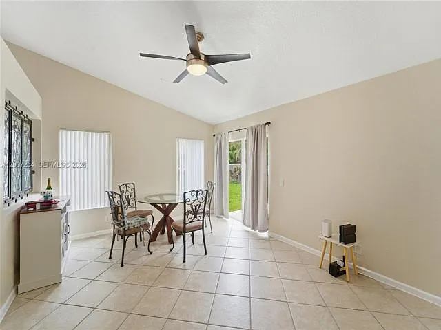 1004 Golden Cane Dr — Photo 16