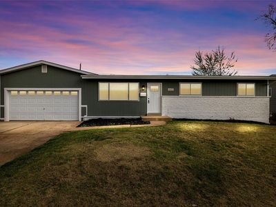445 Skylark Dr, Florissant, MO, 63031