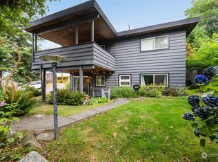 10350 Interlake Ave N, Seattle, WA