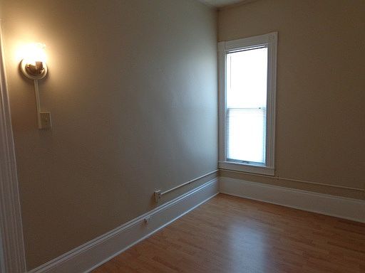 2nd image of 400 Quimby St NE #2