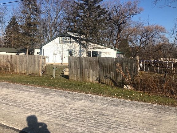 2nd image of 12736 N Shoreland Pkwy