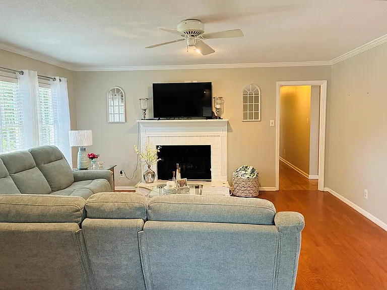 2415 Winding Way — Photo 10