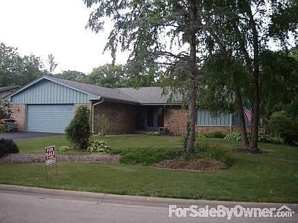 3rd image of 3107 Laurelhurst Dr