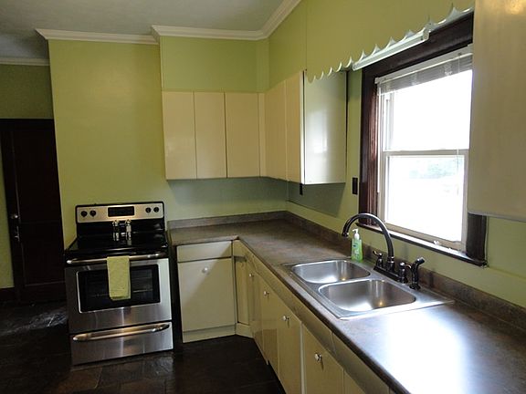 5th image of 215 N Durbon St