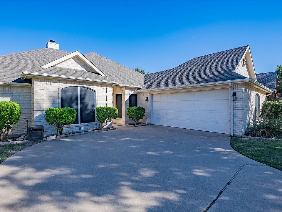1st image of 522 Branchwood Dr