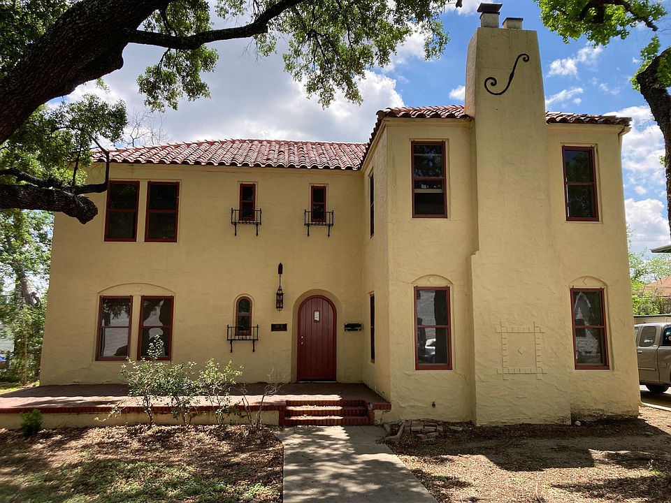 1st image of 136 E Norwood Ct #2