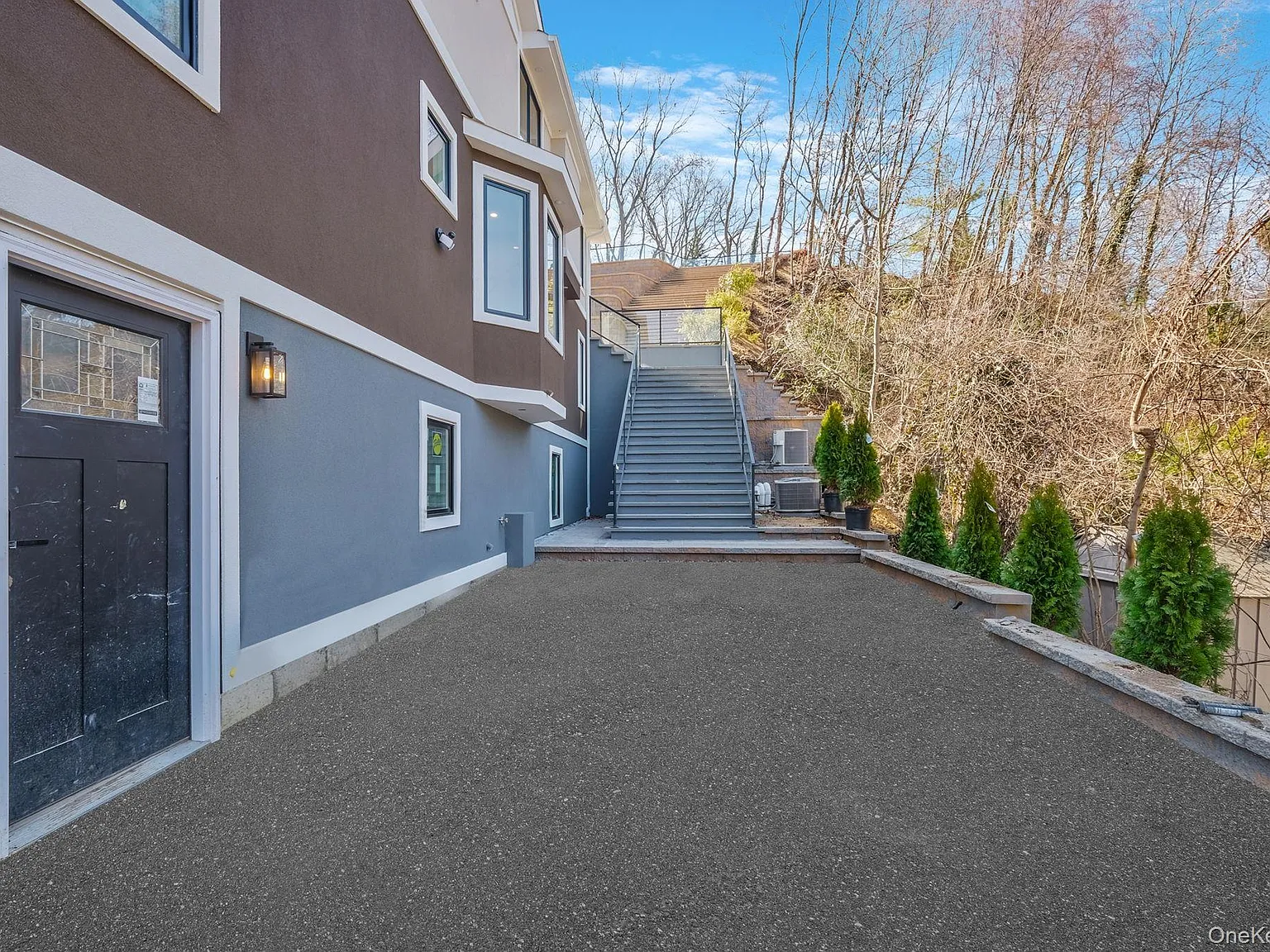 5 bed, 5.0 bath, 5900 sqft, $25,000 — Photo 3
