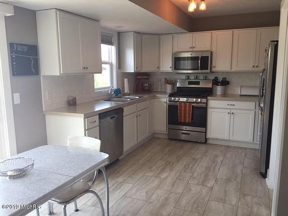 4th image of 3513 Greenly Ct