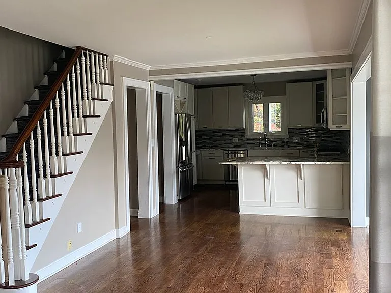 2534 Tennyson Ave — Photo 4