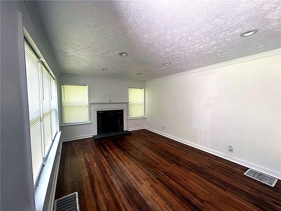 2nd image of 1792 Austin Dr