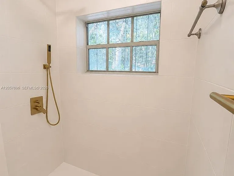 15700 N Miami Ave — Photo 13