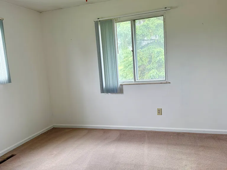 5694 Threasa St — Photo 6