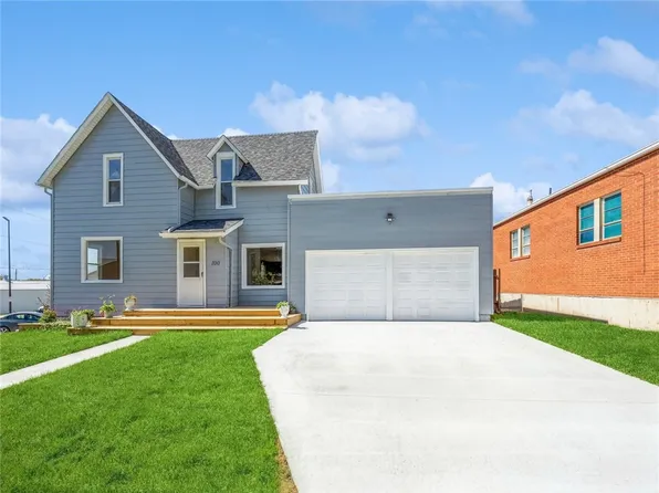 100 E Howard St, Colfax, IA 50054