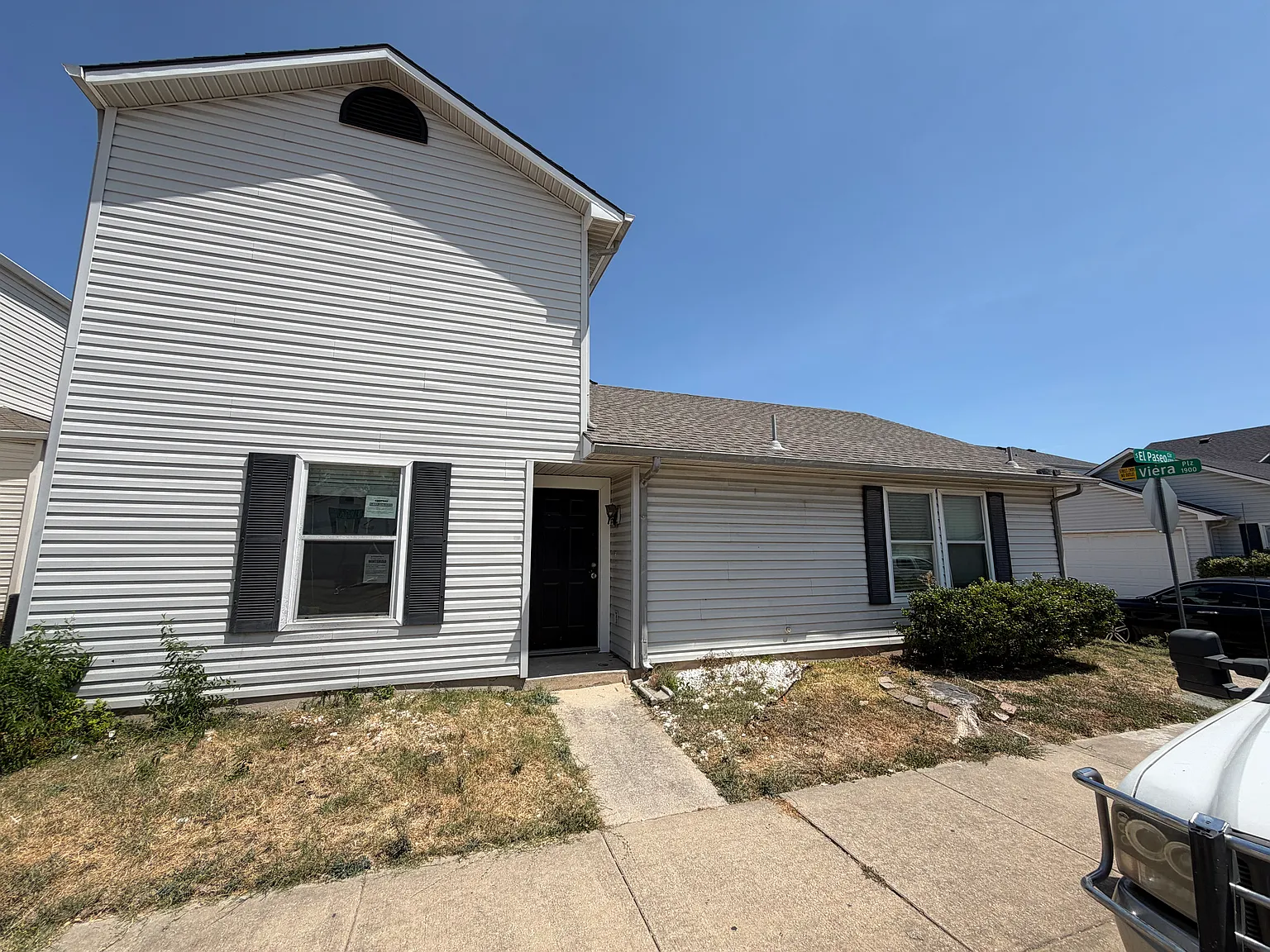 3 bed, 1203 sqft, $1,900 — Photo 1