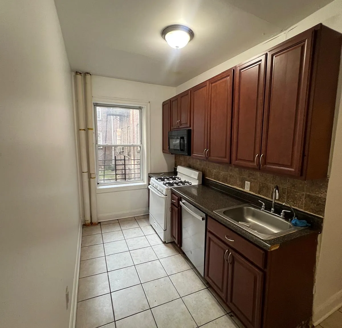 158 Belmont Ave — Photo 4