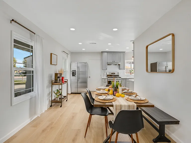 533 N Cerritos Ave — Photo 16