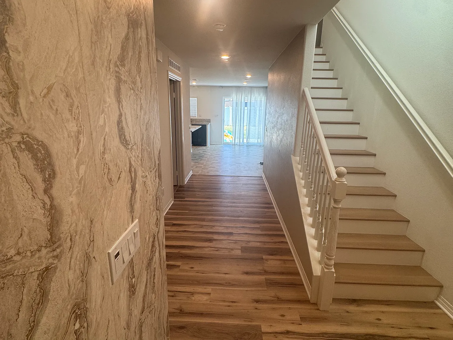 5 bed, 2207 sqft, $3,500 — Photo 4