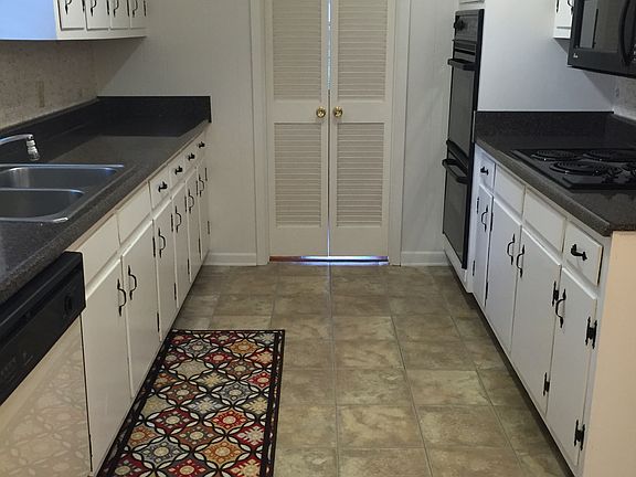 Kitchen (Double Ovens)