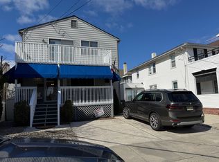 2 N Frontenac Ave, Margate, NJ 08402