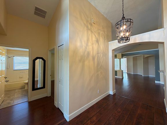 Entry_Wide
