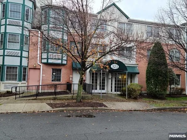 323 Willow St APT 3M, Teaneck, NJ 07666