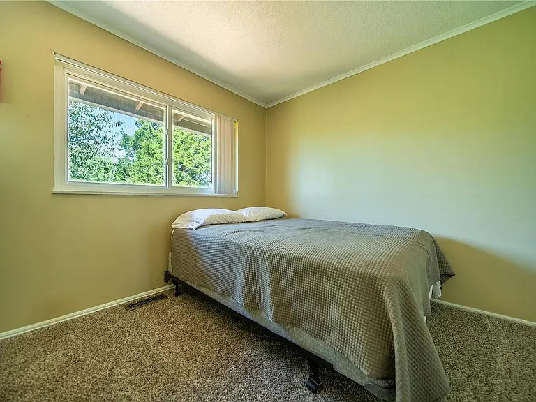 129 Carmel Woods Dr — Photo 13