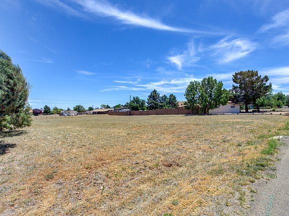 3rd image of 3225 N Valley View Dr