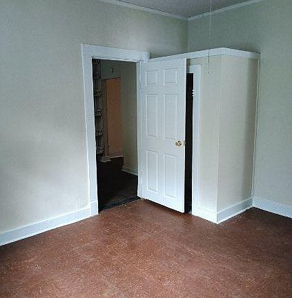2nd image of 260 E Richmond Ave