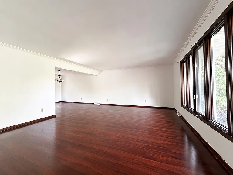 5910 Som Center Rd — Photo 5