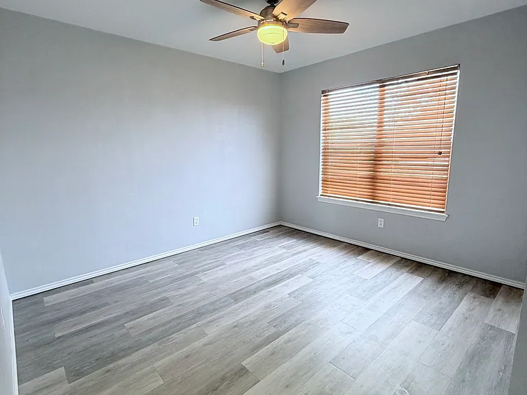 1817 Corpus Ave — Photo 12