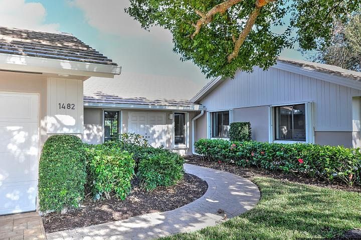 1st image of 1482 SW Troon Cir