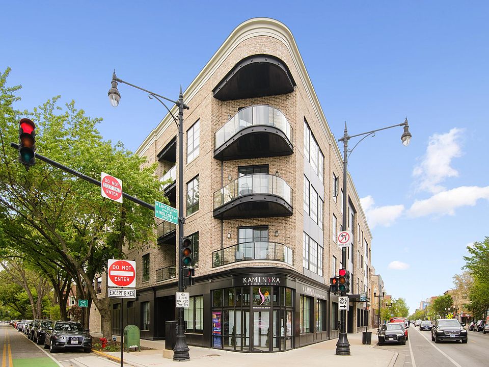 1st image of 3808 N Lincoln Ave #404