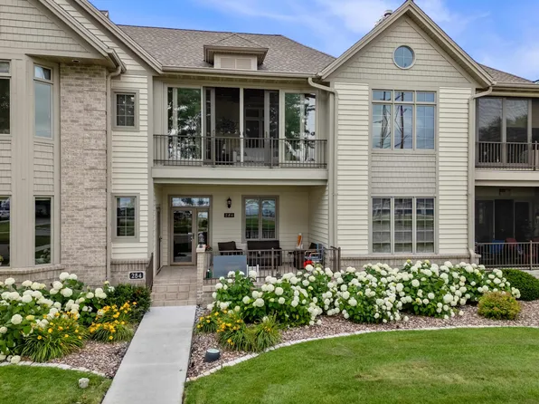 284 E Harbor View Dr, Fond Du Lac, WI 54935