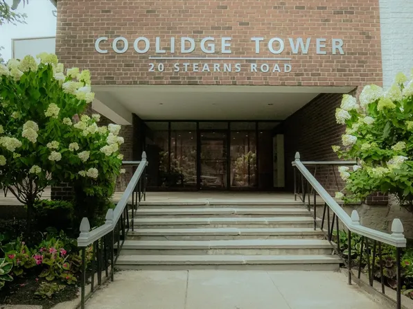 20 Stearns Rd APT 62, Brookline, MA 02446