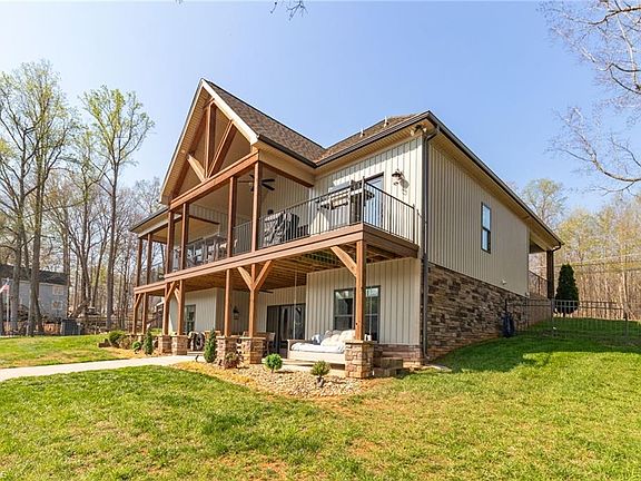 2nd image of 1321 Warf Rd