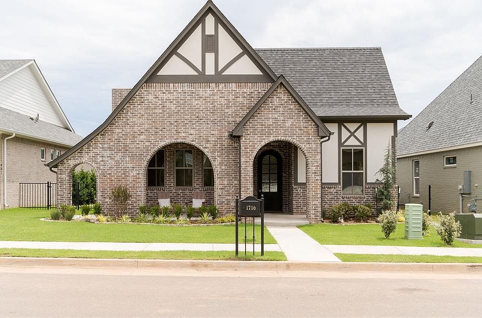 1st image of 1716 Paseo Pl