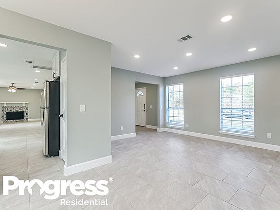 5th image of 3619 Helen Ln