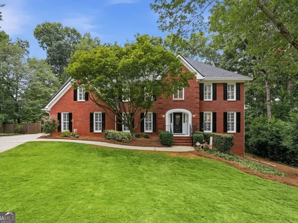 1071 Lake Washington Dr, Lawrenceville, GA 30043