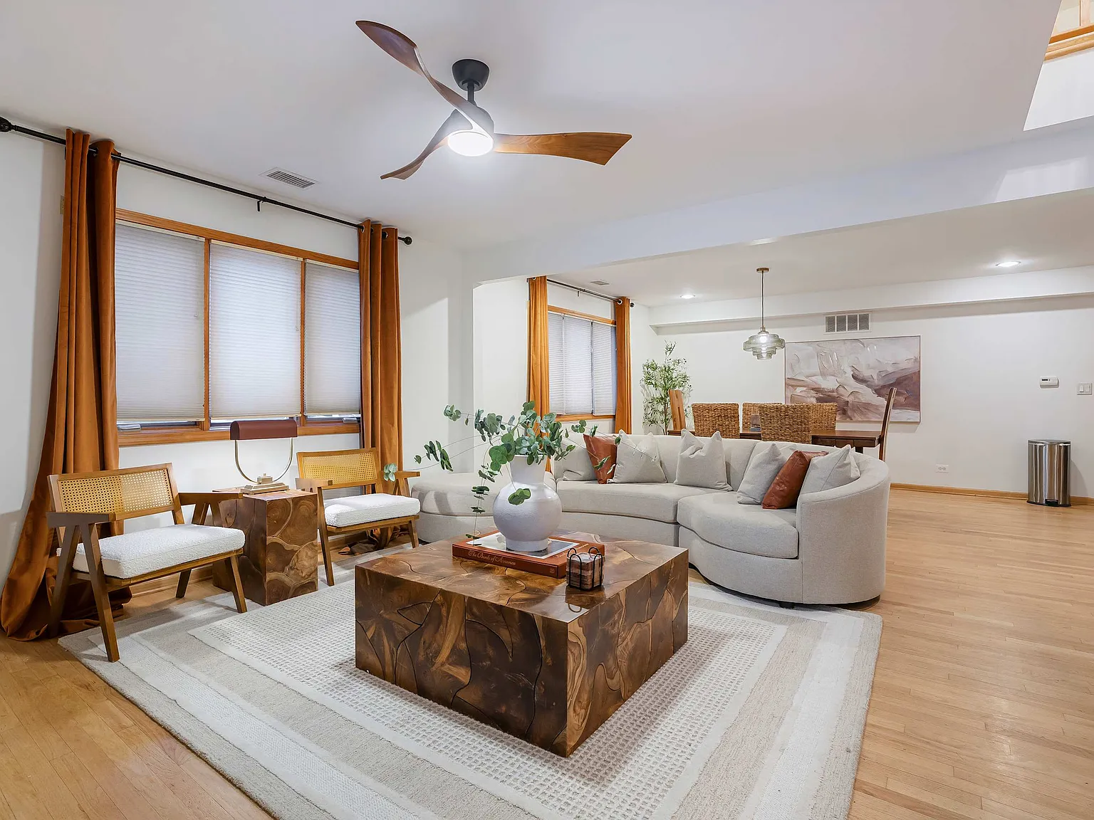 4 bed, 3400 sqft, $8,100 — Photo 1