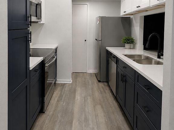 4th image of 14550 Fonmeadow Dr APT 1101