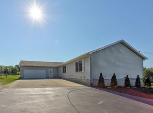1383 68th St, South Haven, MI 49090