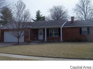 3 Shiloh Dr, Jacksonville, IL 62650