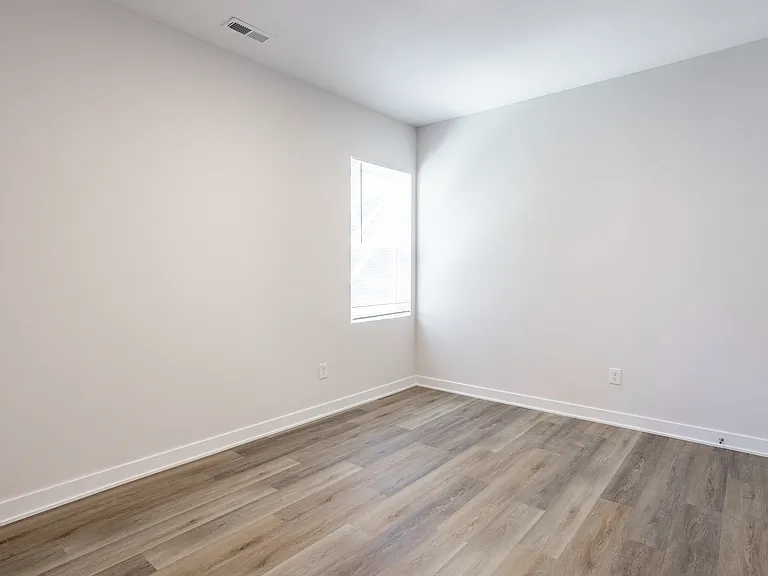 728 Parkway Ave — Photo 17
