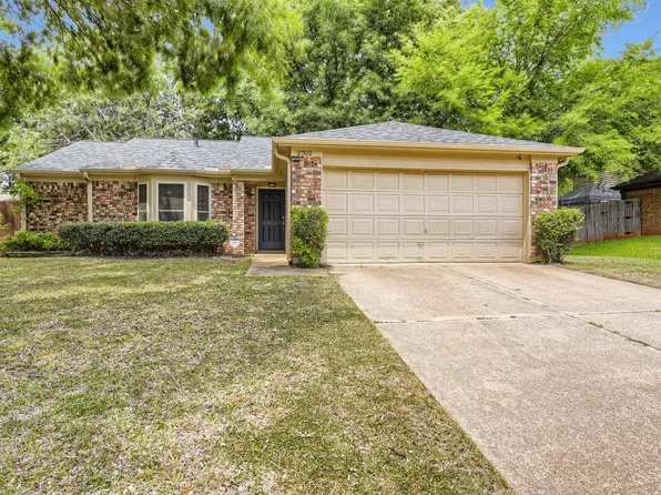 2702 Forestview Dr, Corinth, TX 76210