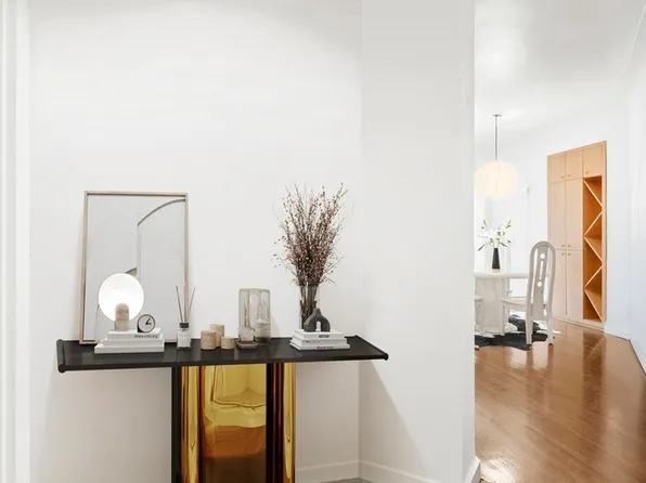 290 6th Avenue image 4 of 17