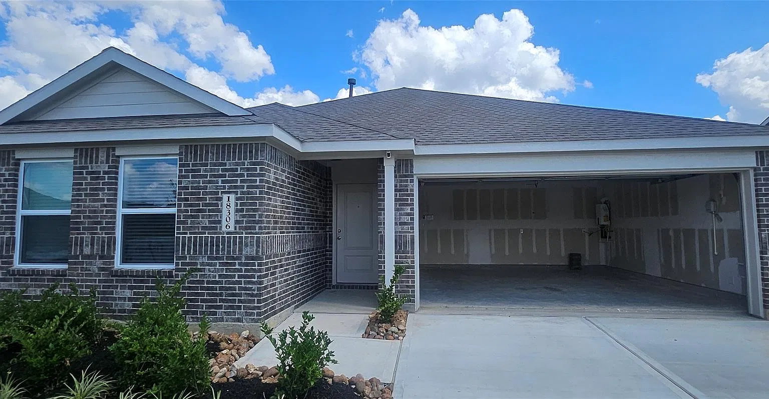 3 bed, 2.0 bath, 1461 sqft, $2,200 — Photo 1