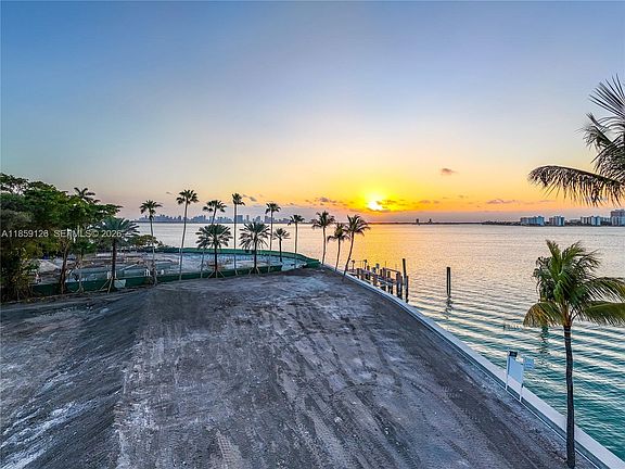 3rd image of 5940 N Bay Rd