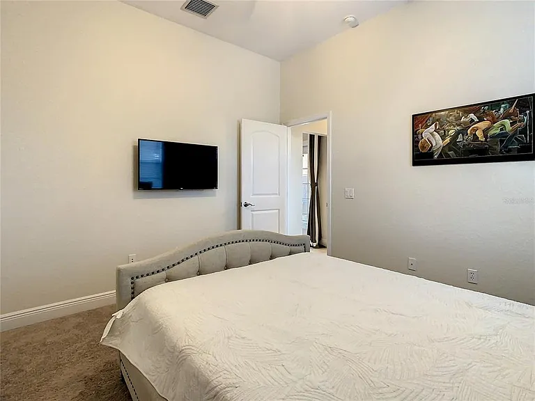 220 W Minnehaha St — Photo 36