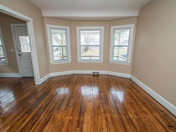 5th image of 2031 W 83rd St